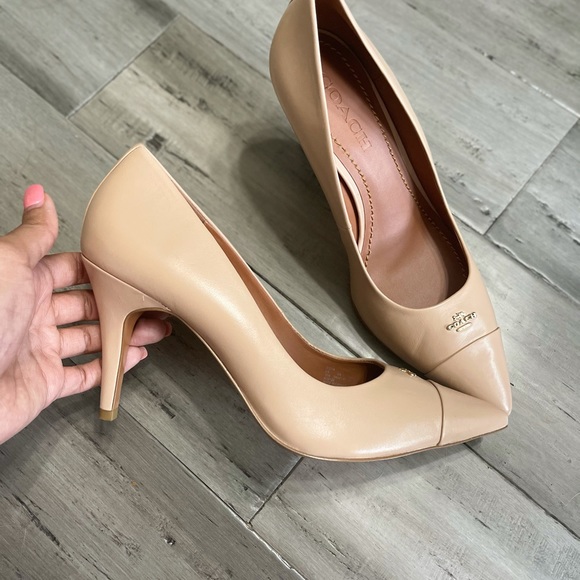Coach Patrice Pump size 10 - Picture 7 of 9